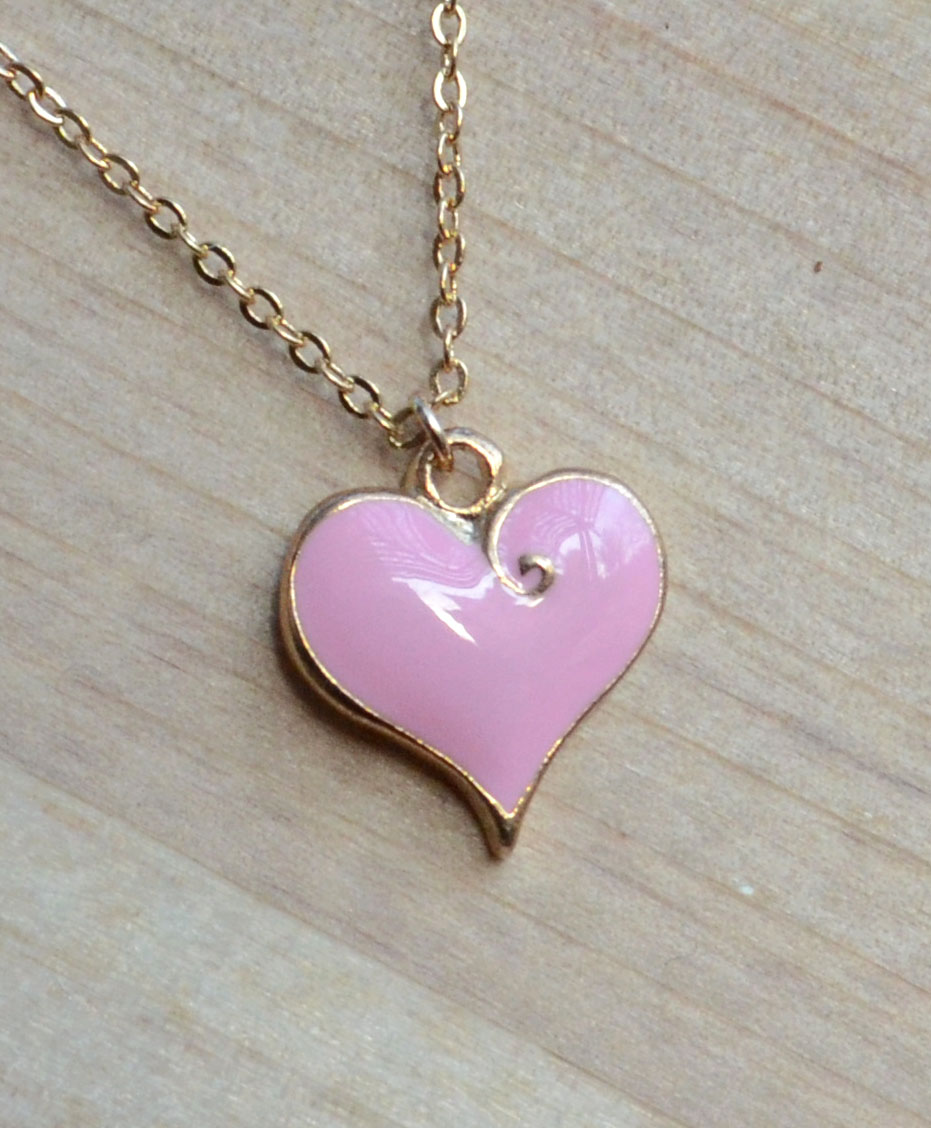 Pink Heart Necklace on Luulla